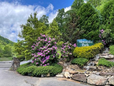 15 Larkspur Way Mars Hill NC 28754