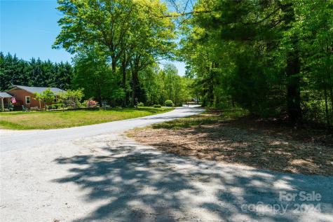 593 Mountain View Church Road Zirconia NC 28790