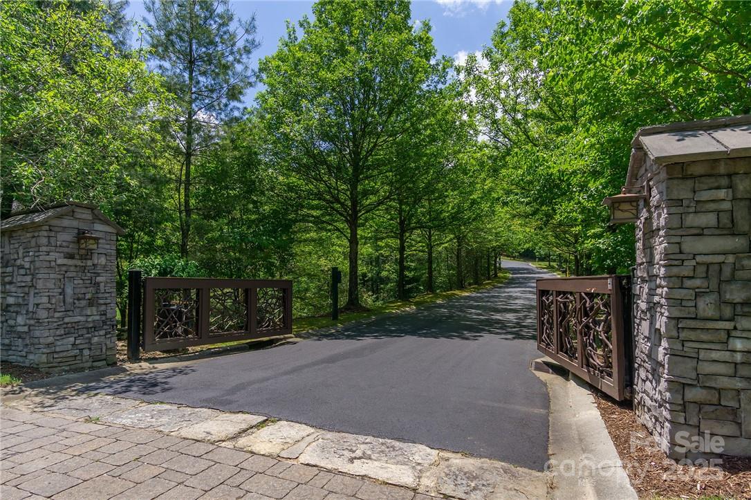 9999 Mayfly Lane Horse Shoe NC 28742