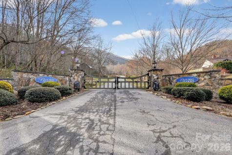 80 View Ridge Parkway Leicester NC 28748