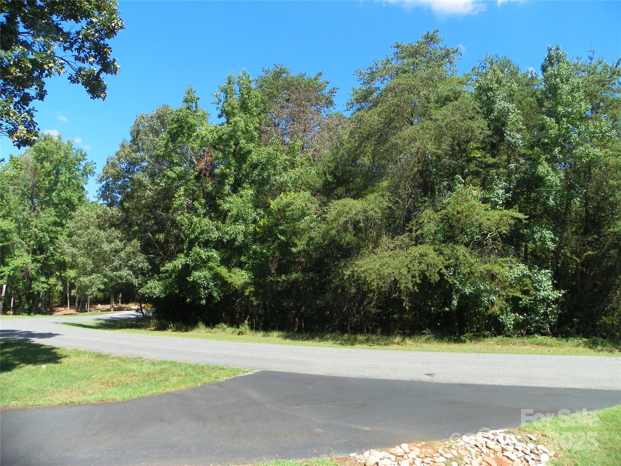 565 Whisper Lake Drive New London NC 28127