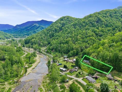 74 Socrates Lane Burnsville NC 28714