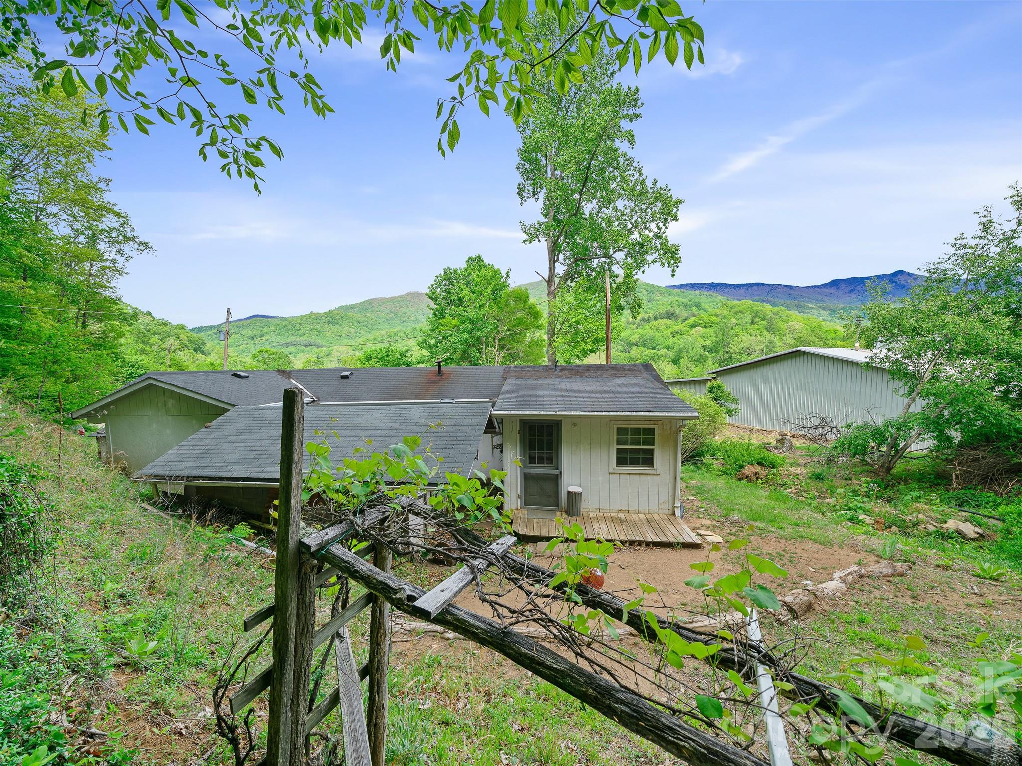 74 Socrates Lane Burnsville NC 28714