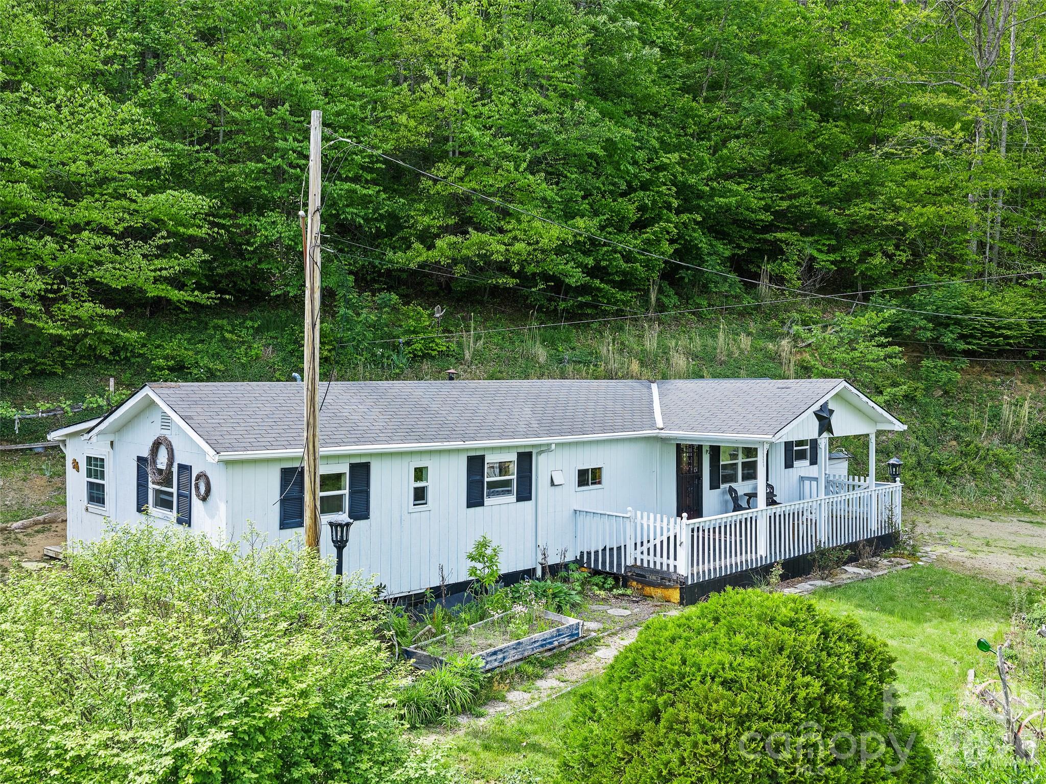 74 Socrates Lane Burnsville NC 28714