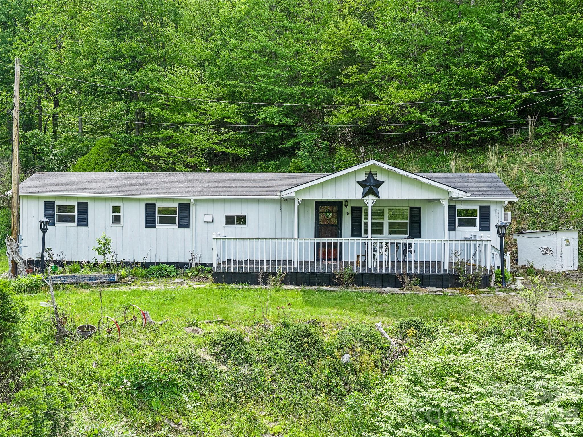 74 Socrates Lane Burnsville NC 28714