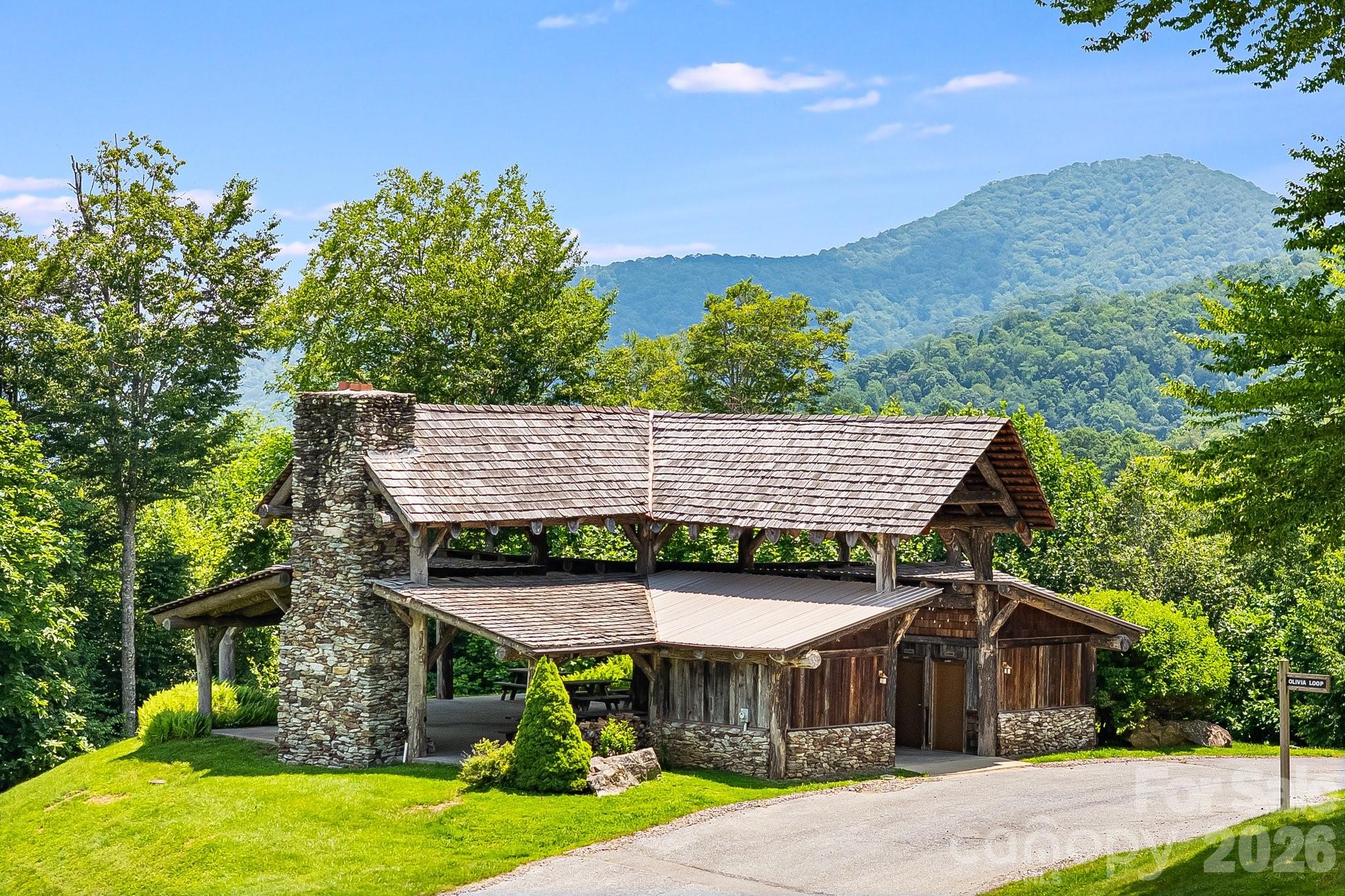 16 Mountain Gait Drive Mars Hill NC 28754