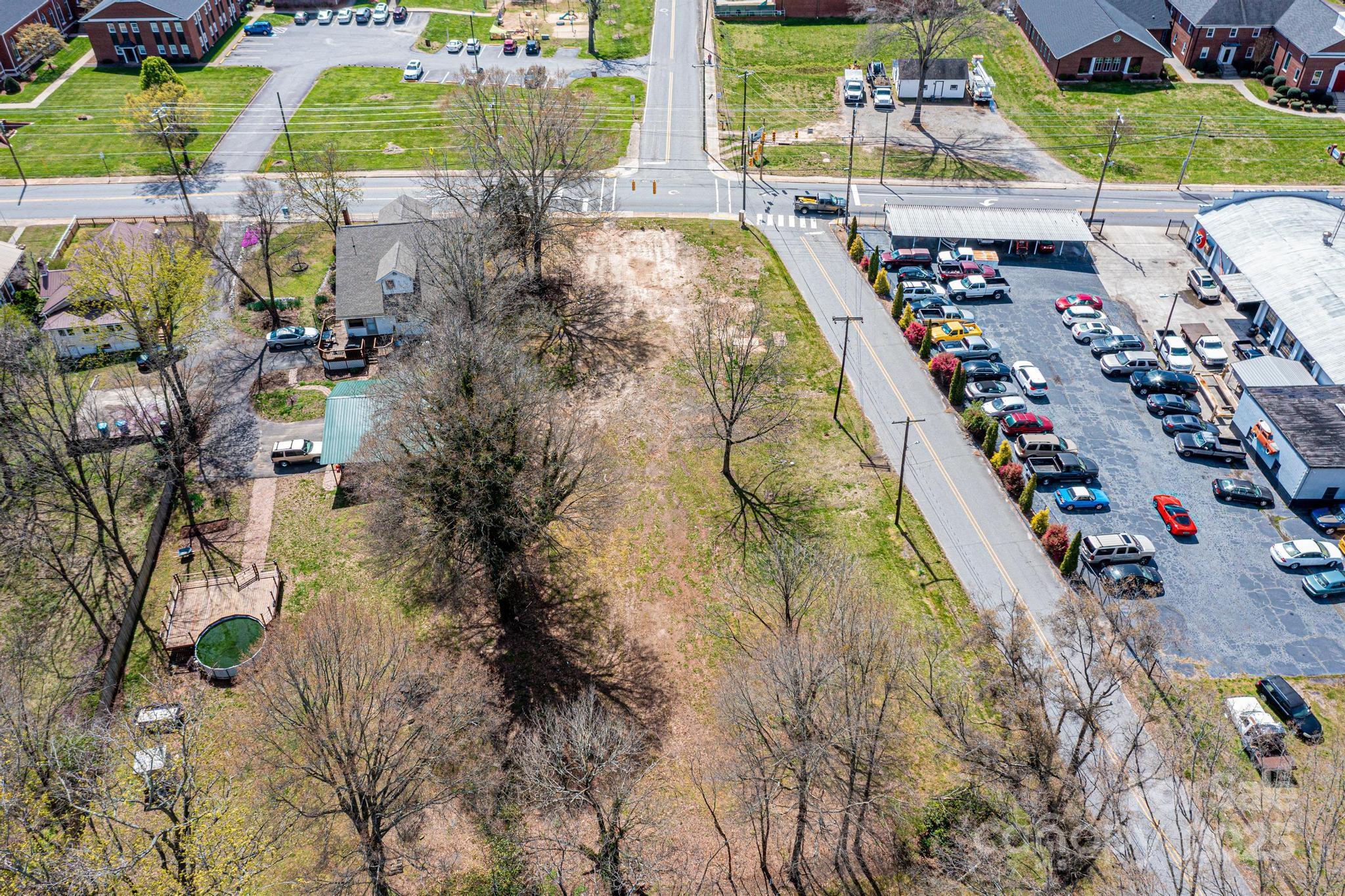 24 7th Street NW Taylorsville NC 28681