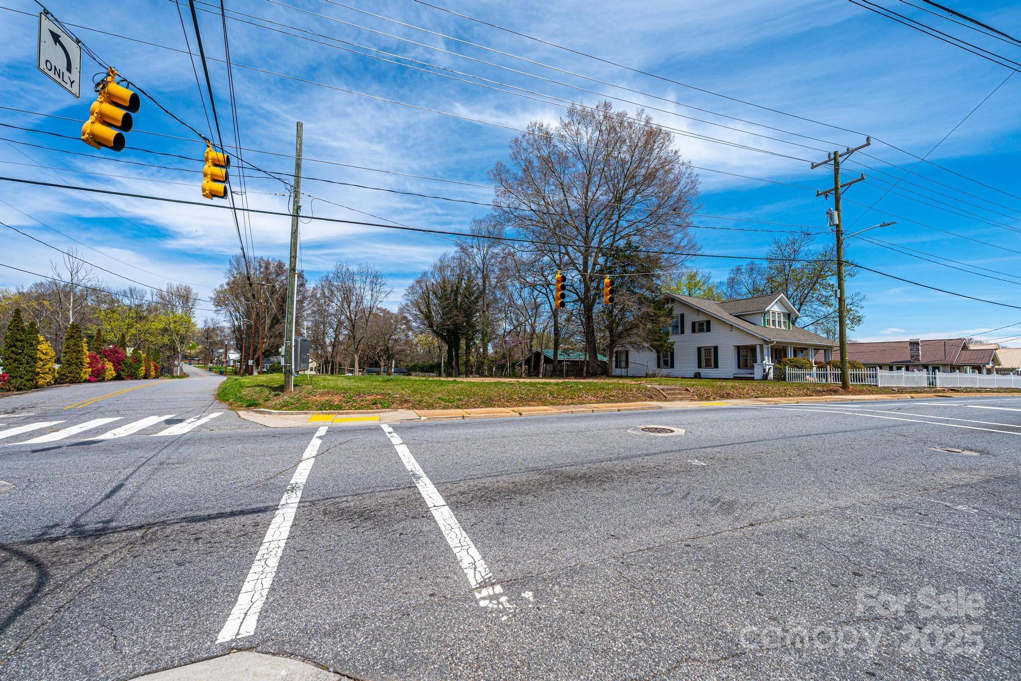 24 7th Street NW Taylorsville NC 28681