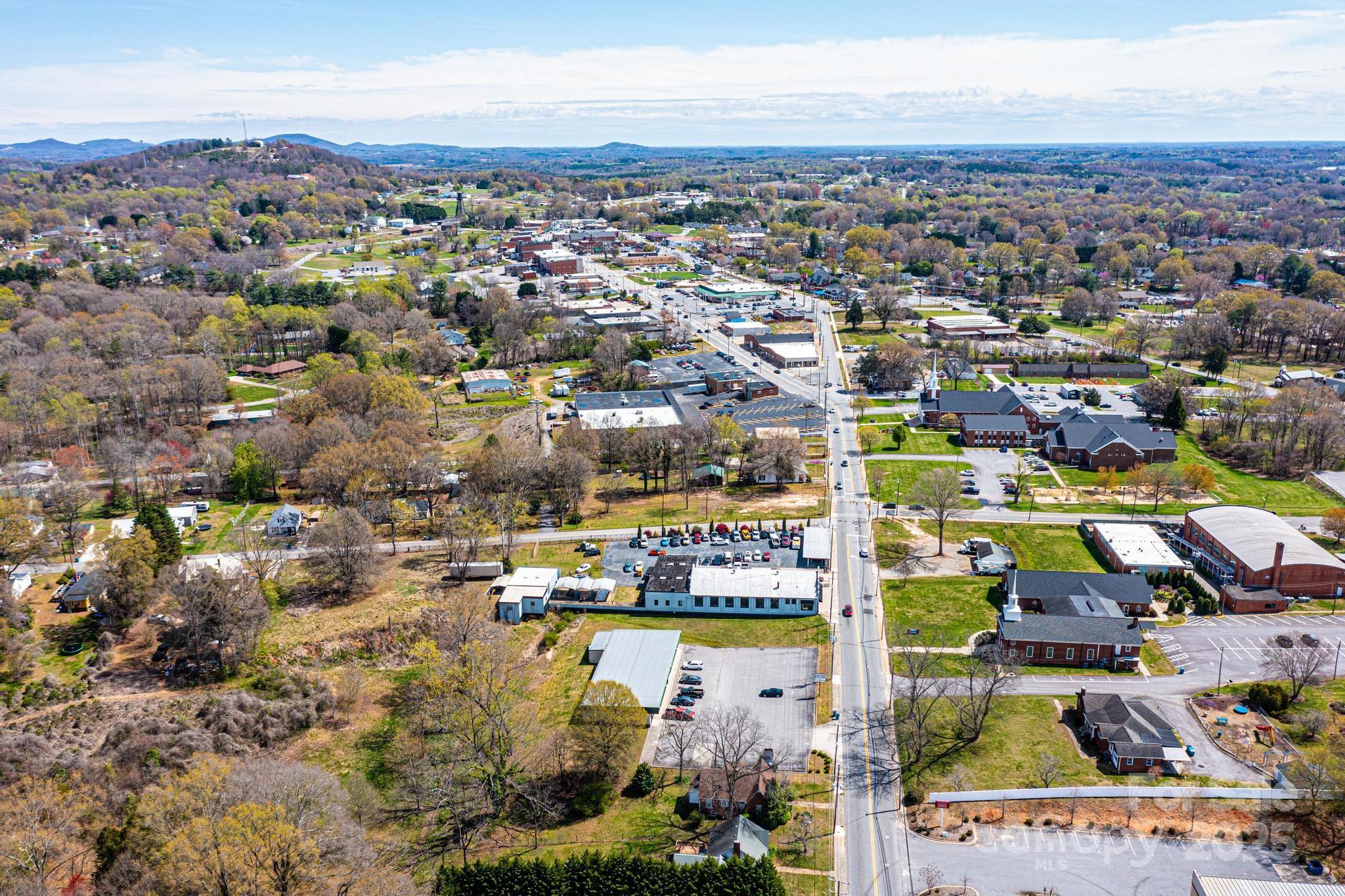 24 7th Street NW Taylorsville NC 28681