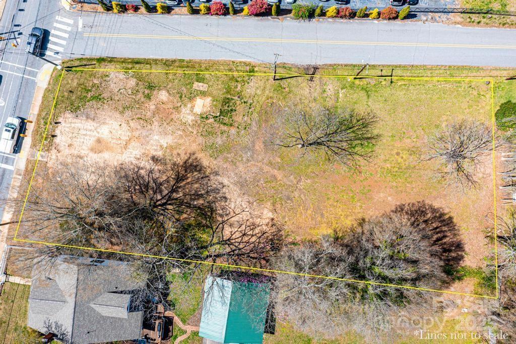 24 7th Street NW Taylorsville NC 28681
