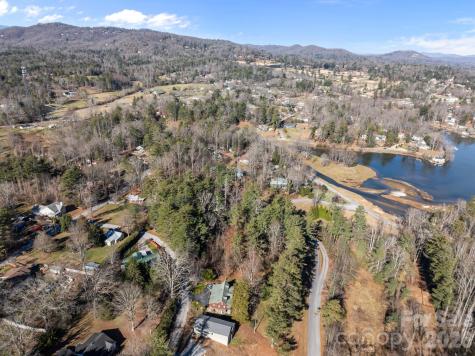 000 Oscelake Way Hendersonville NC 28739