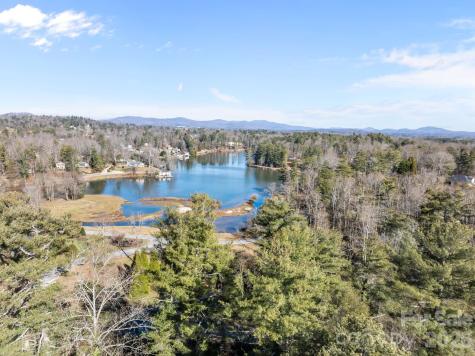 000 Oscelake Way Hendersonville NC 28739
