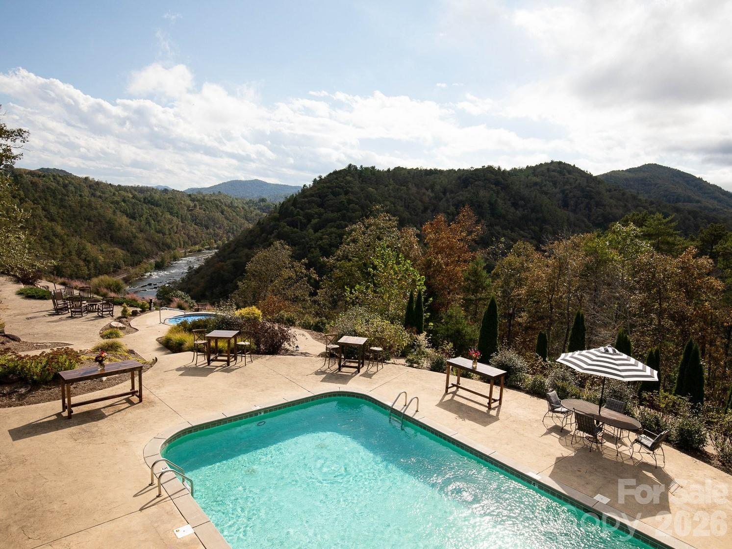 51 Wild Turkey Loop Marshall NC 28753