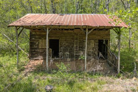 143 Gouge Cemetery Road Bakersville NC 28705