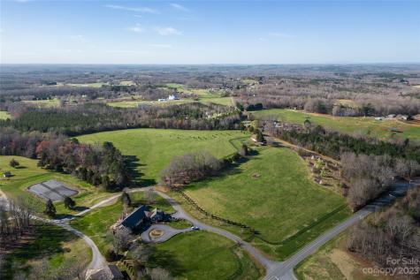157 Melvin Hill Road Columbus NC 28722
