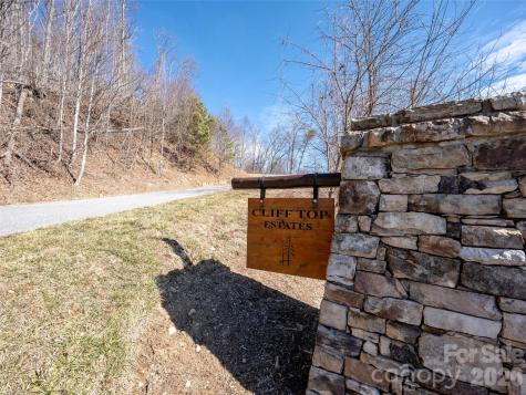 9998 Southcliff Parkway Fairview NC 28730