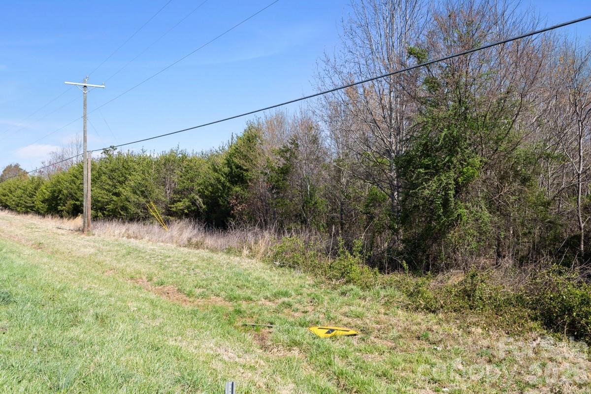 879 E Memorial Highway Harmony NC 28634