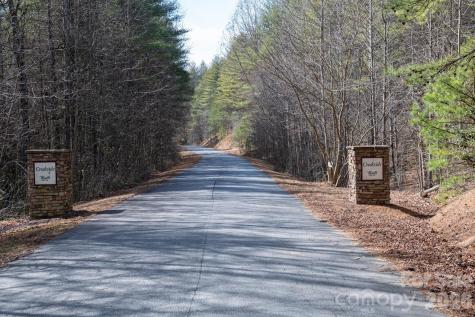 5515 Narrow Guage Drive Collettsville NC 28611