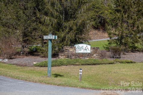 5515 Narrow Guage Drive Collettsville NC 28611