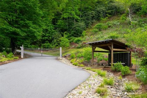 1111 Elm Tree Lane Swannanoa NC 28778