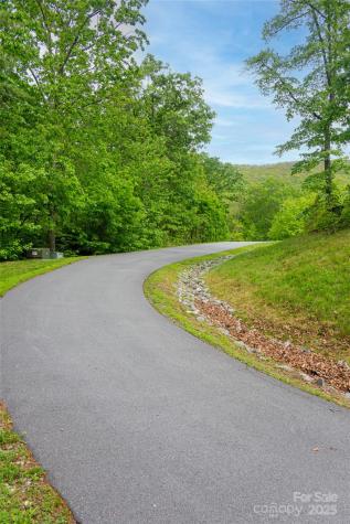 1111 Elm Tree Lane Swannanoa NC 28778