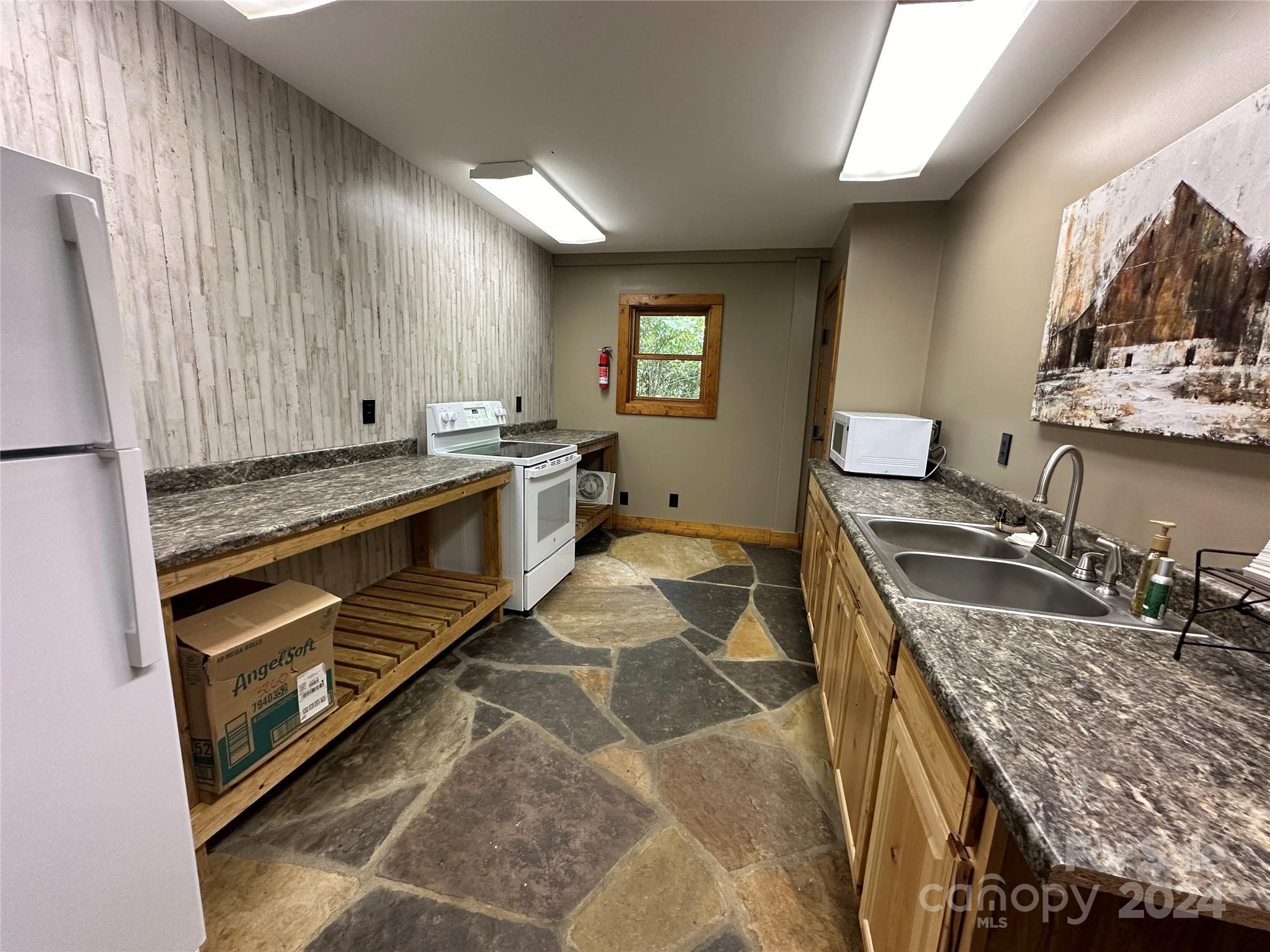 79 Peppervine Circle Rosman NC 28772