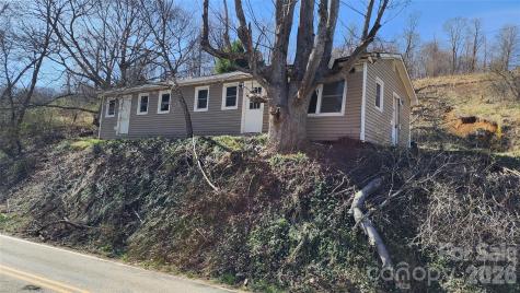 2244 E Little Horse Creek Road Lansing NC 28643