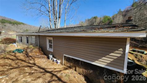 2244 E Little Horse Creek Road Lansing NC 28643