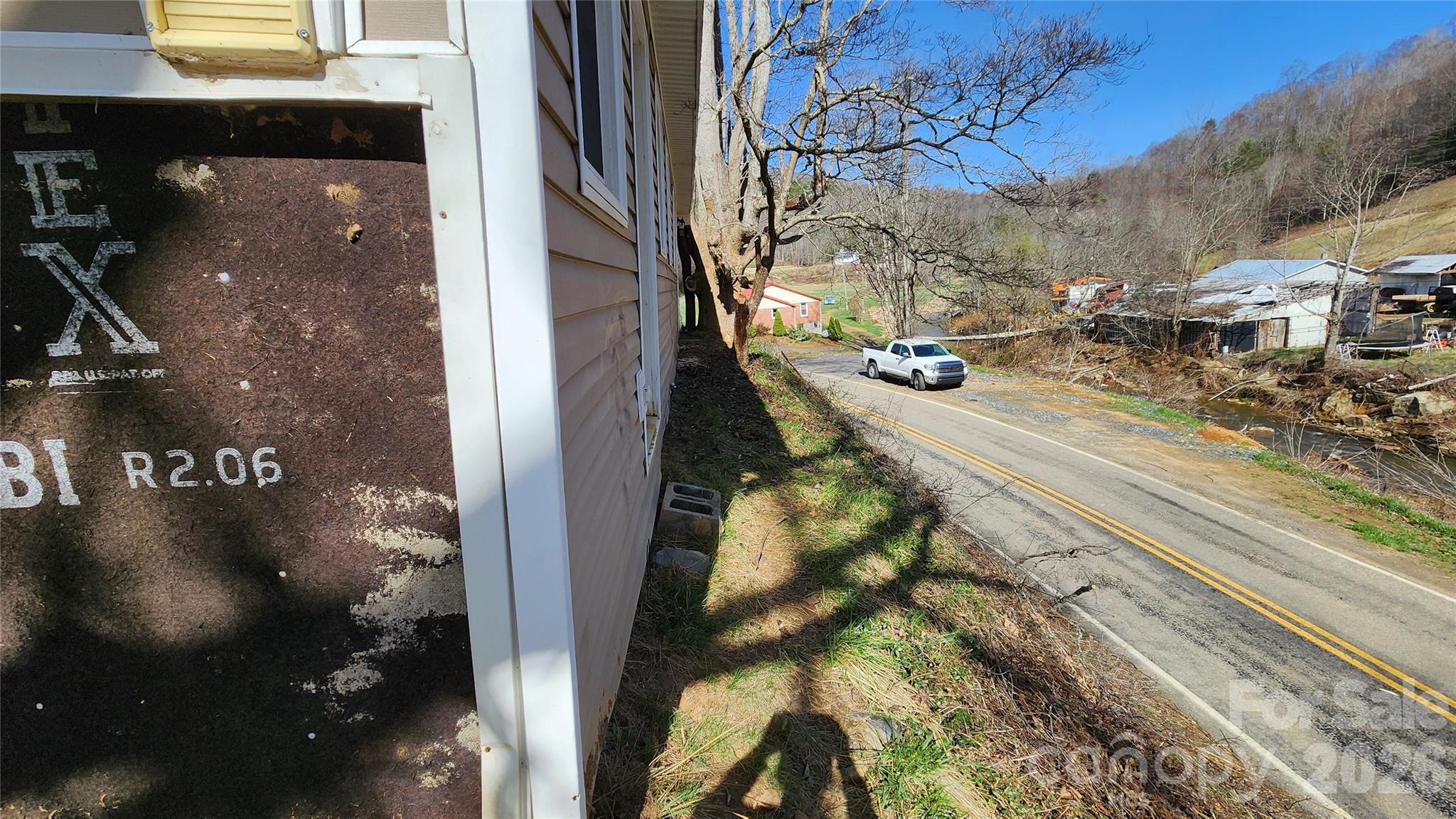 2244 E Little Horse Creek Road Lansing NC 28643