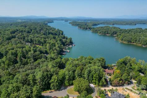 1600 Lillians Point Court Morganton NC 28655