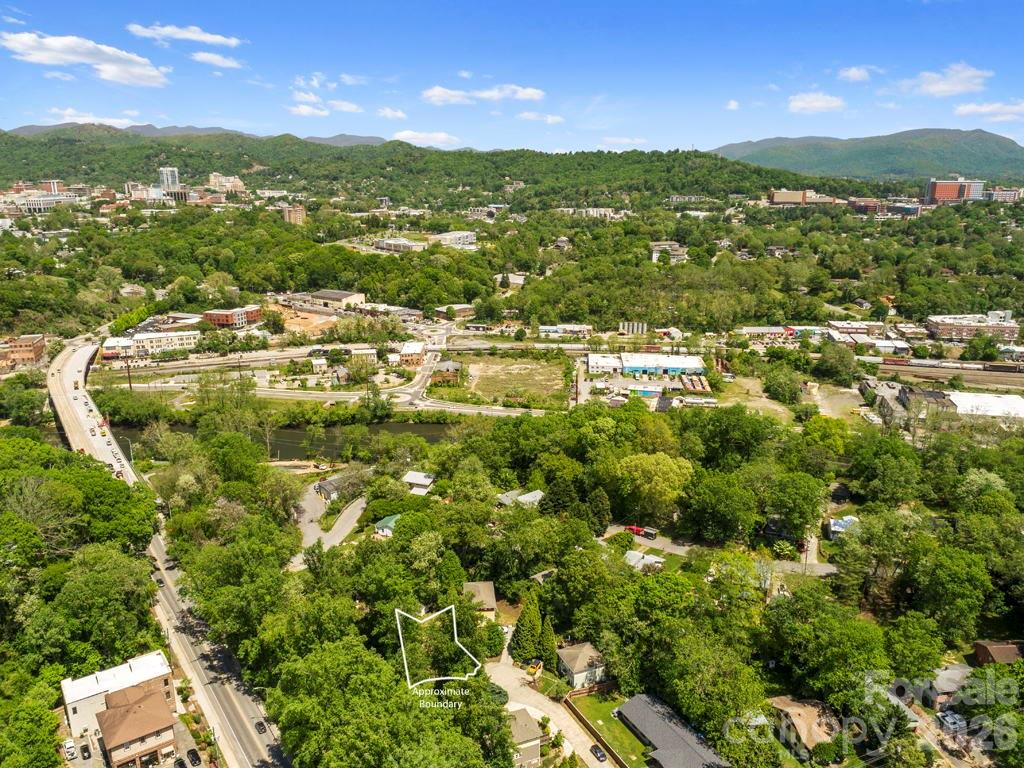 20 Riverlink Lane Asheville NC 28806