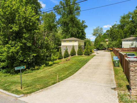 20 Riverlink Lane Asheville NC 28806
