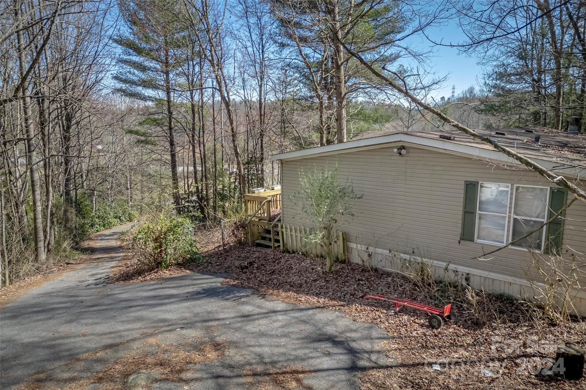 129 Cornhusk Trail Mills River NC 28759