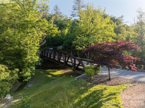 124 Lilikoi Lane Asheville NC 28804