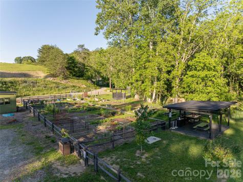 124 Lilikoi Lane Asheville NC 28804