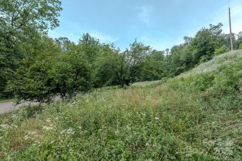 582 Poplar Creek Road Green Mountain NC 28740