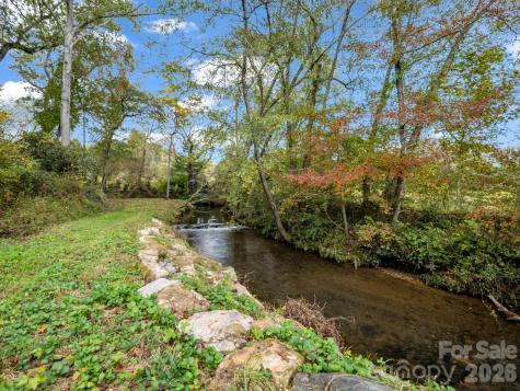 128 Cook Lane Mills River NC 28759