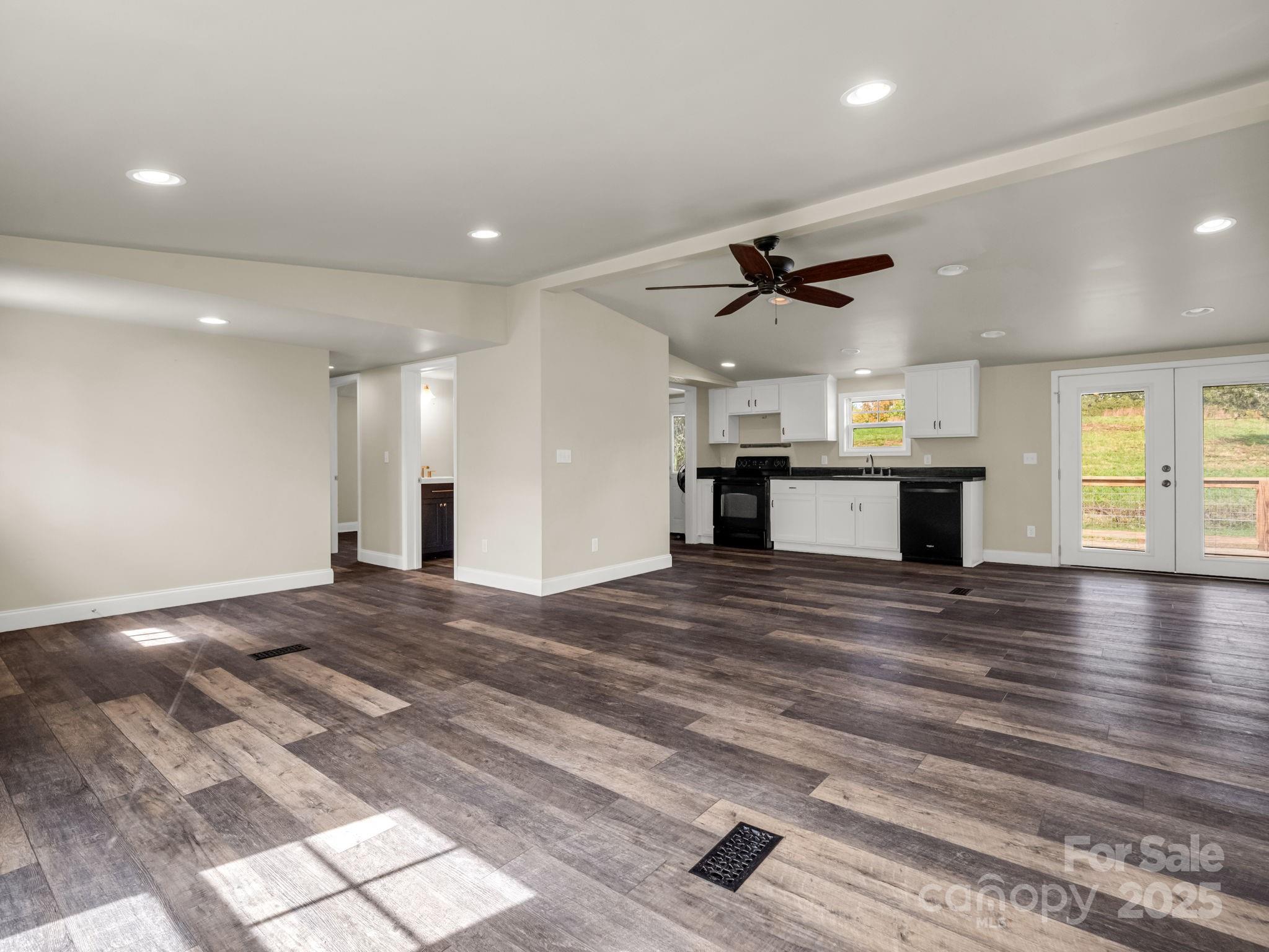 128 Cook Lane Mills River NC 28759