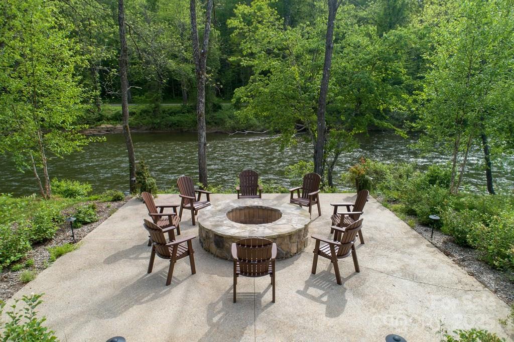 316 River Club Drive Cullowhee NC 28723