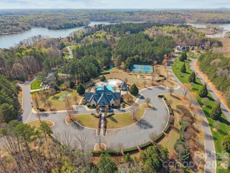 2001 Beauhaven Lane Belmont NC 28012