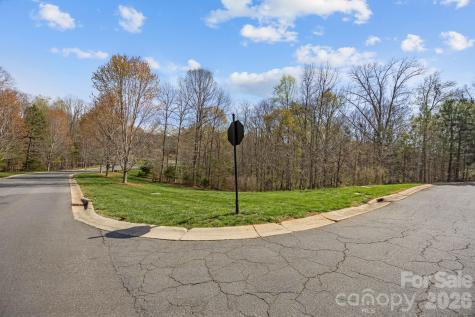 2001 Beauhaven Lane Belmont NC 28012