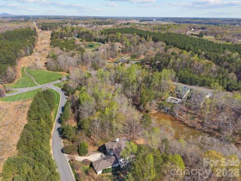 2001 Beauhaven Lane Belmont NC 28012