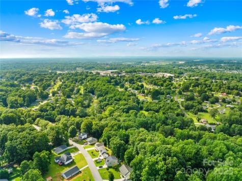401 Brookfield Drive Statesville NC 28625