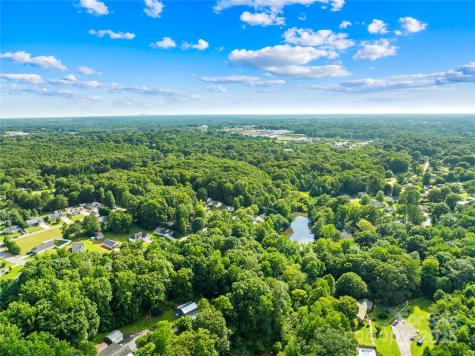 401 Brookfield Drive Statesville NC 28625