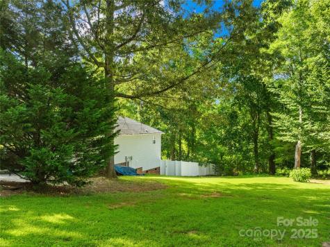 401 Brookfield Drive Statesville NC 28625