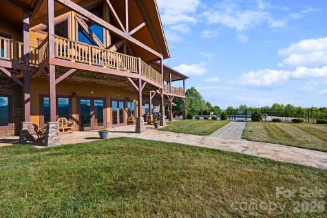 2070 Thoroughbred Way Lenoir NC 28645