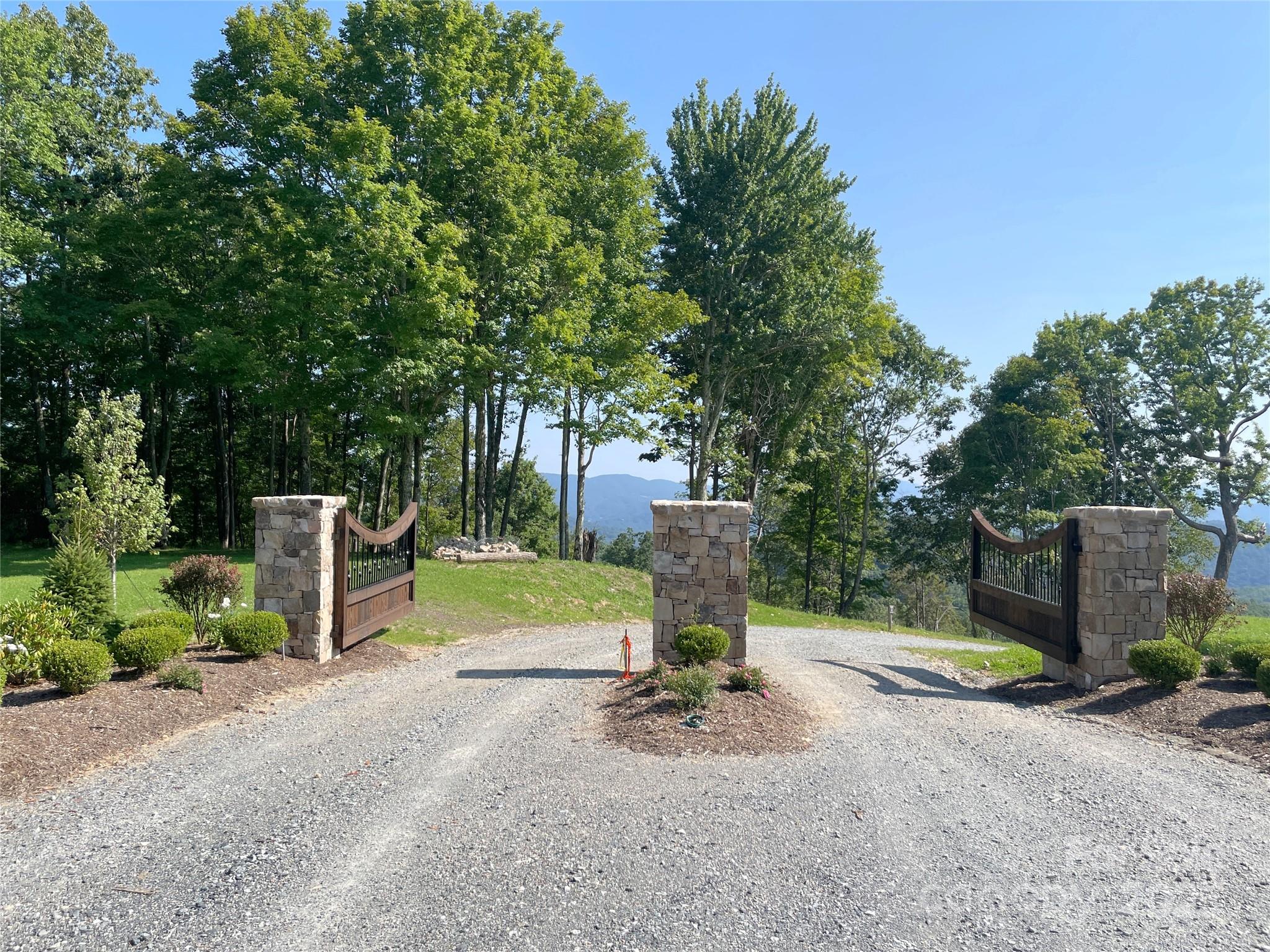 9999 Clouds Rest Drive Banner Elk NC 28604