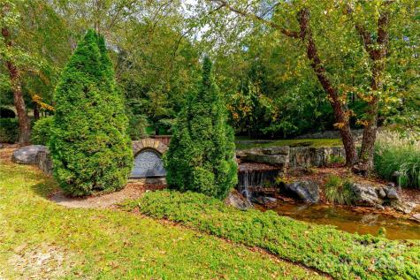 1043 Somersby Parkway Hendersonville NC 28739