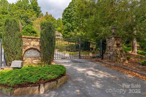 1043 Somersby Parkway Hendersonville NC 28739