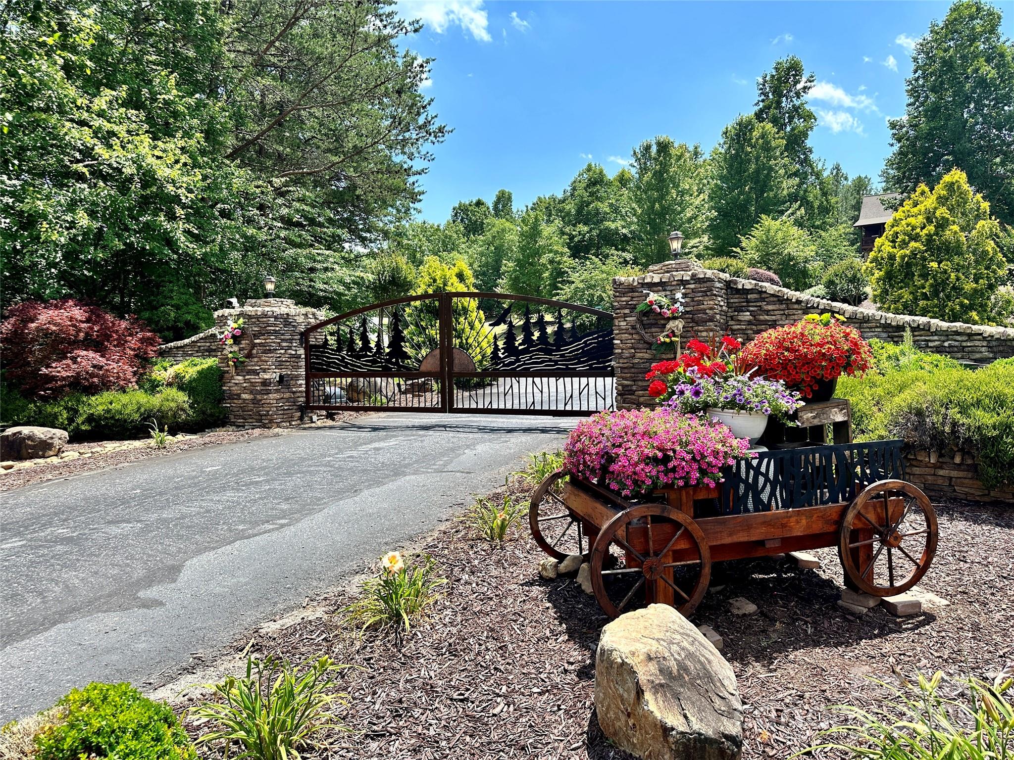 1187 Grandview Peaks Drive Nebo NC 28761